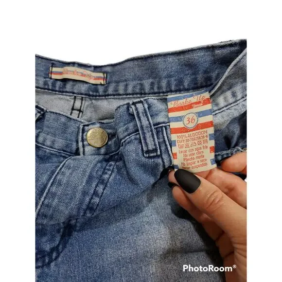 Brake Up Jeans | Cuffed High Waisted Jean Shorts | Size 36 (Sz 6 US) - Picture 3 of 5